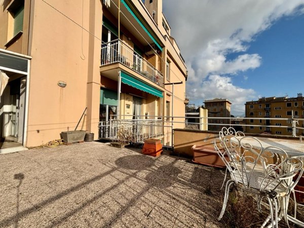 casa indipendente in vendita a Genova