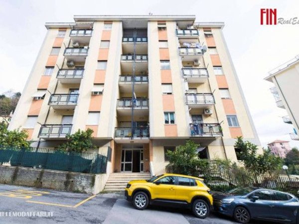 appartamento in vendita a Genova in zona Sestri Ponente