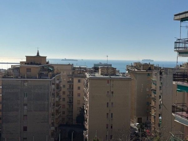 appartamento in vendita a Genova in zona Palmaro / Pra'
