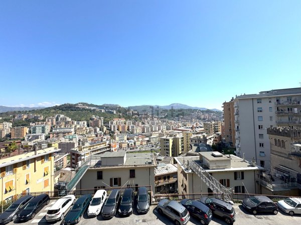 appartamento in vendita a Genova in zona Staglieno
