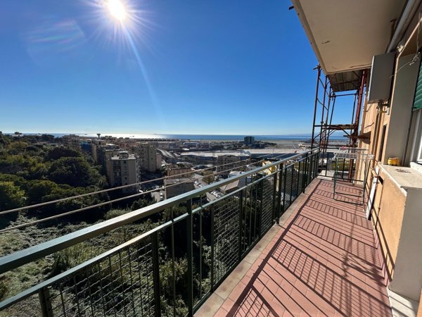 appartamento in vendita a Genova in zona Sestri Ponente