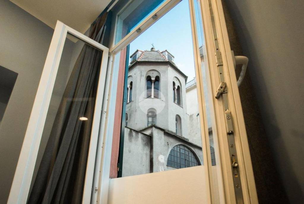 appartamento in vendita a Genova in zona Sottoripa / Maddalena / Molo