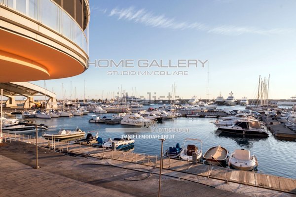 appartamento in vendita a Genova in zona Foce