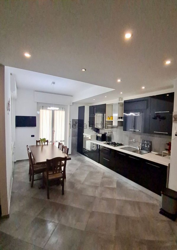 appartamento in vendita a Genova in zona Sestri Ponente