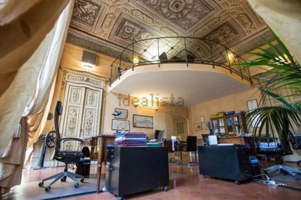 appartamento in vendita a Genova in zona Sottoripa / Maddalena / Molo