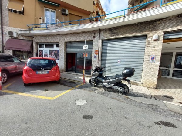 negozio in vendita a Genova in zona Multedo