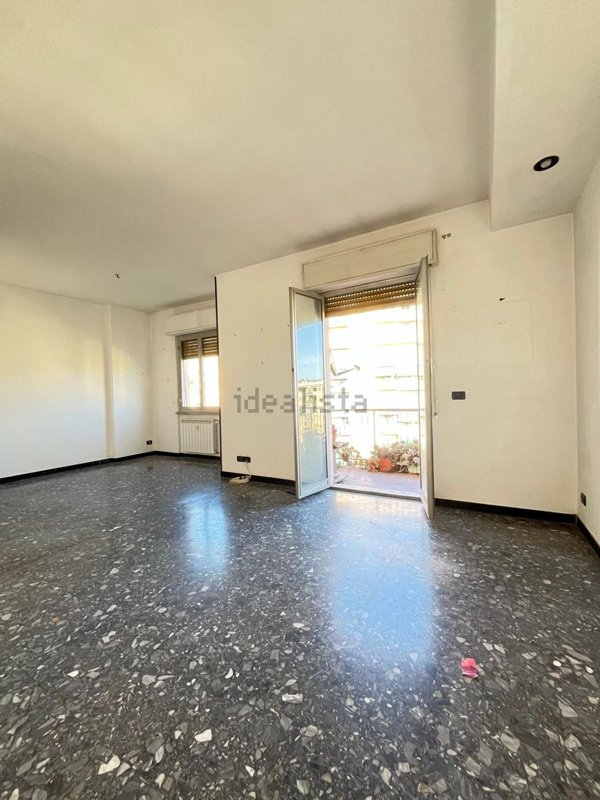 appartamento in vendita a Genova in zona Sestri Ponente