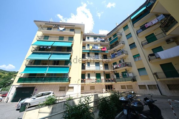 appartamento in vendita a Genova in zona Palmaro / Pra'