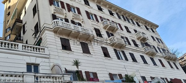 appartamento in vendita a Genova in zona Staglieno