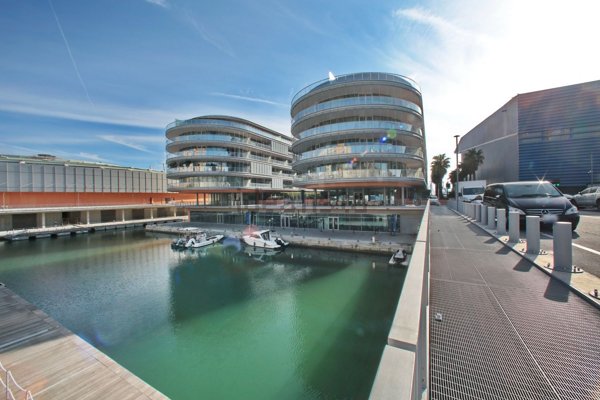 appartamento in vendita a Genova in zona Carignano