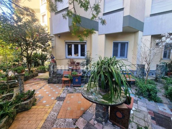 appartamento in vendita a Genova in zona Pegli