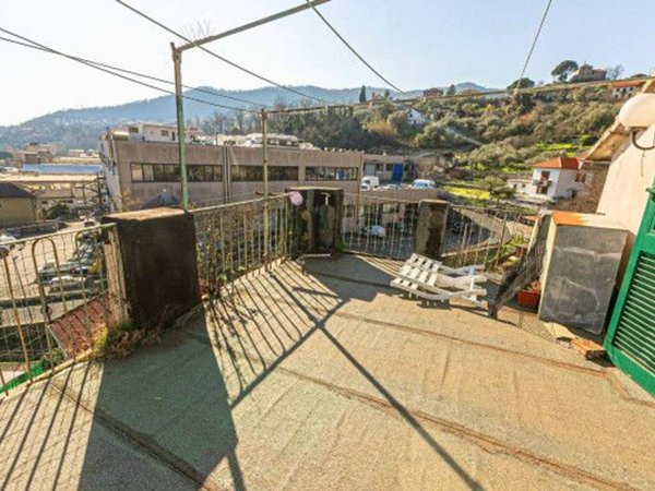 appartamento in vendita a Genova in zona Molassana