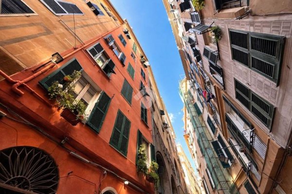 appartamento in vendita a Genova in zona Sottoripa / Maddalena / Molo