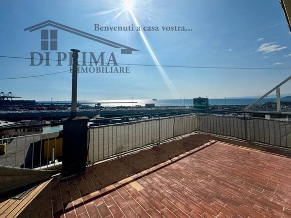 appartamento in vendita a Genova in zona Palmaro / Pra'