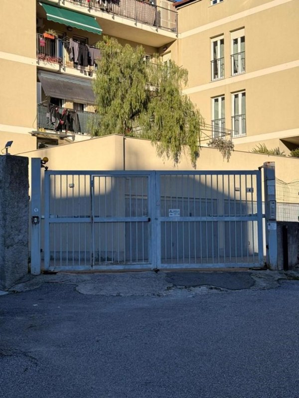 appartamento in vendita a Genova in zona Rivarolo