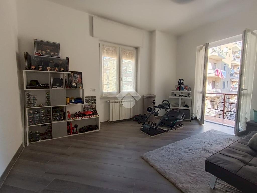 appartamento in vendita a Genova in zona Sestri Ponente