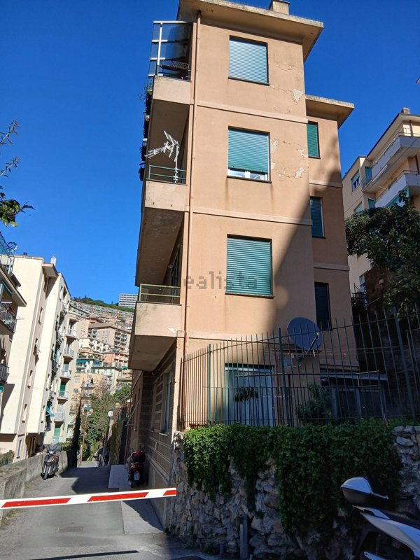appartamento in vendita a Genova in zona Marassi