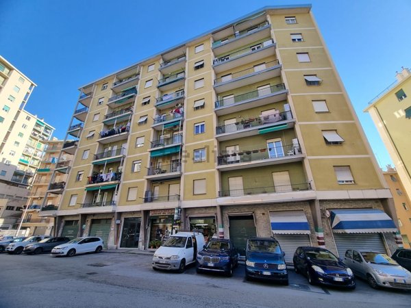 appartamento in vendita a Genova in zona Sampierdarena