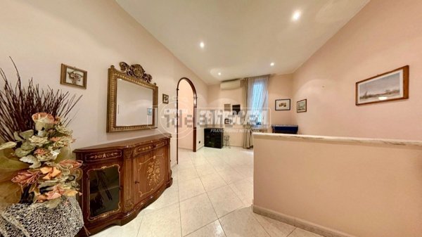 appartamento in vendita a Genova in zona Sestri Ponente