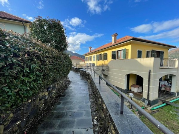 appartamento in vendita a Genova in zona Struppa