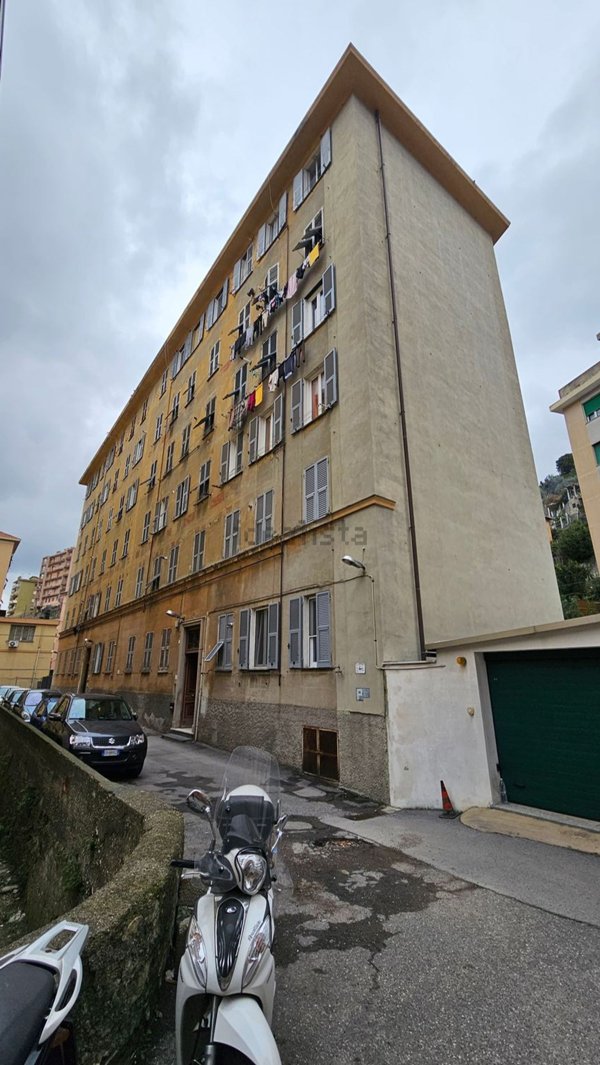 appartamento in vendita a Genova in zona Staglieno