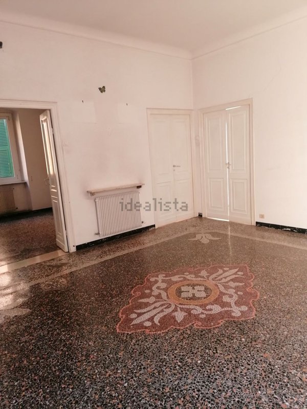 appartamento in vendita a Genova in zona Sestri Ponente