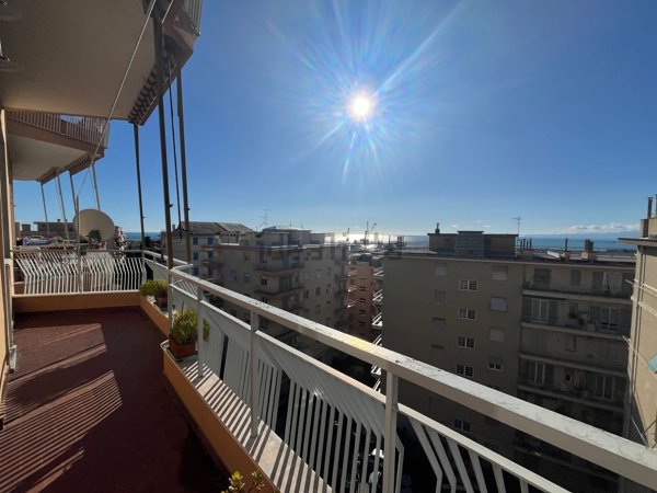 appartamento in vendita a Genova in zona Sestri Ponente
