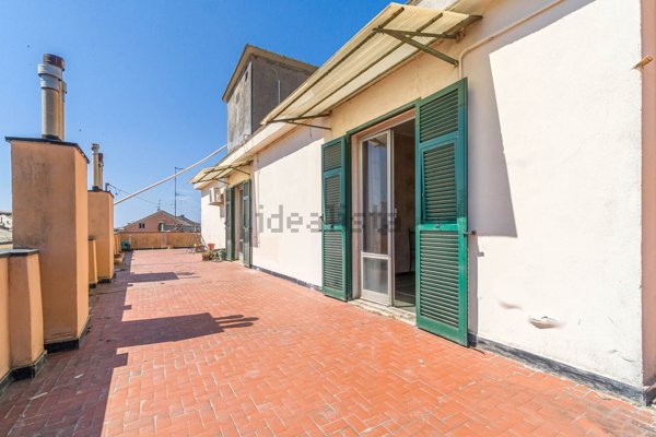 appartamento in vendita a Genova in zona Sestri Ponente