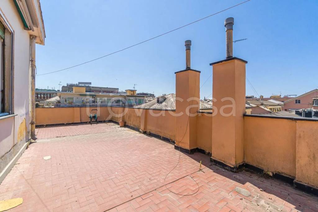 appartamento in vendita a Genova in zona Sestri Ponente