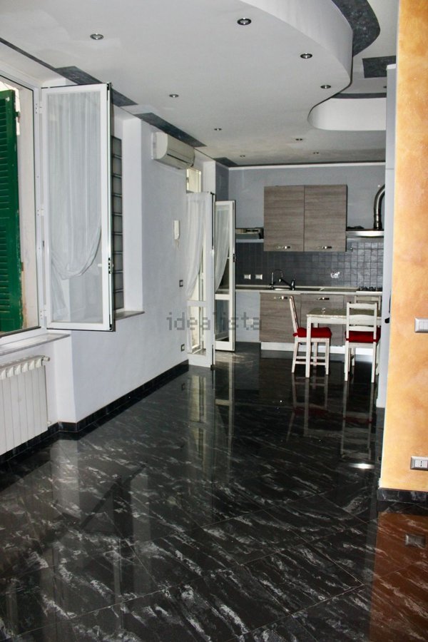 appartamento in vendita a Genova in zona Marassi