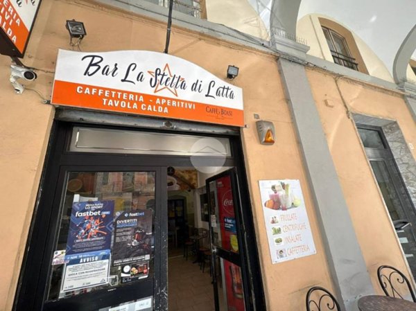 negozio in vendita a Genova in zona Sestri Ponente