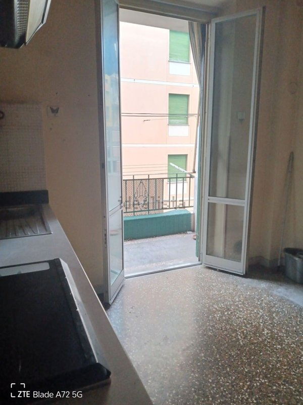 appartamento in vendita a Genova in zona Sestri Ponente