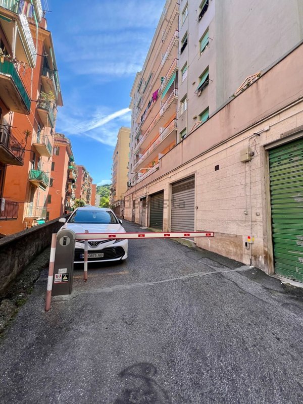 appartamento in vendita a Genova in zona Marassi