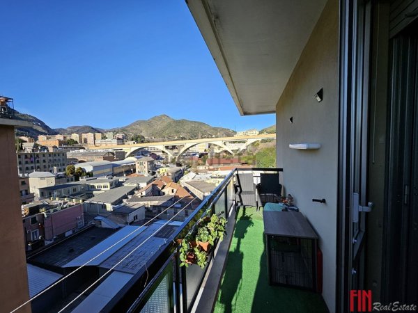 appartamento in vendita a Genova in zona Sestri Ponente