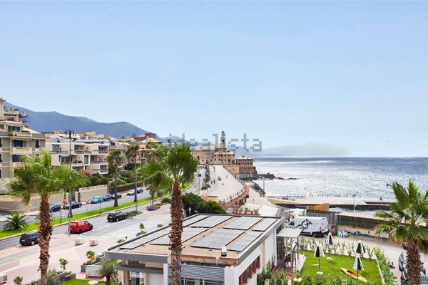appartamento in vendita a Genova in zona Albaro