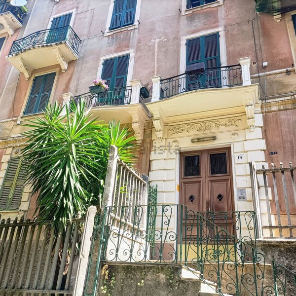 appartamento in vendita a Genova in zona Sestri Ponente