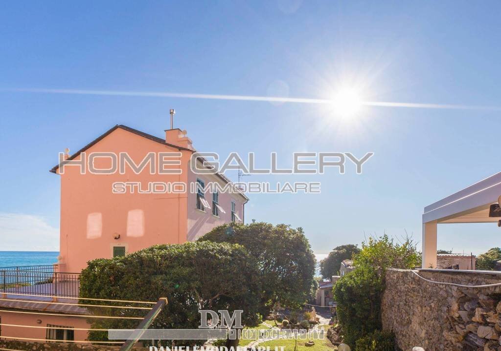 appartamento in vendita a Genova in zona Quinto al Mare