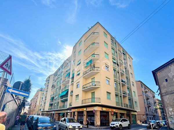 appartamento in vendita a Genova in zona Sestri Ponente