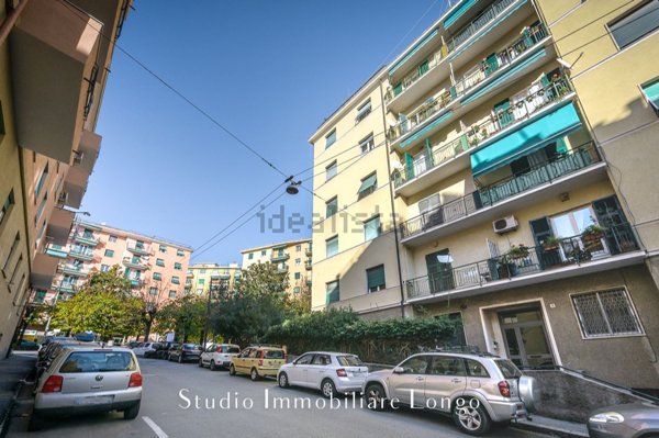 appartamento in vendita a Genova in zona Sestri Ponente