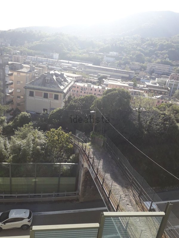 appartamento in vendita a Genova in zona Rivarolo