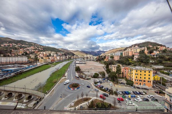 appartamento in vendita a Genova in zona Staglieno