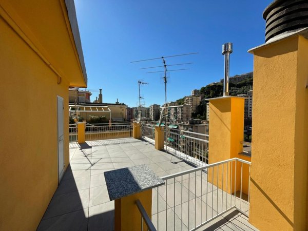 appartamento in vendita a Genova in zona Quezzi