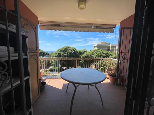 appartamento in vendita a Genova in zona Voltri