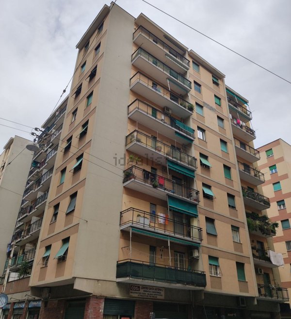 appartamento in vendita a Genova in zona Sestri Ponente