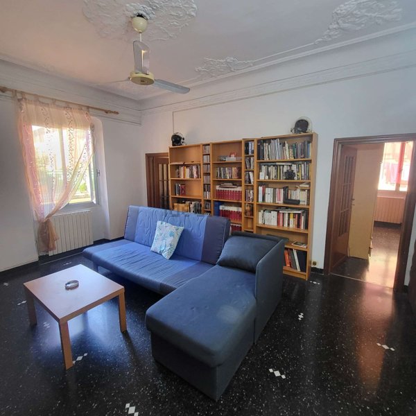 appartamento in vendita a Genova in zona Sestri Ponente