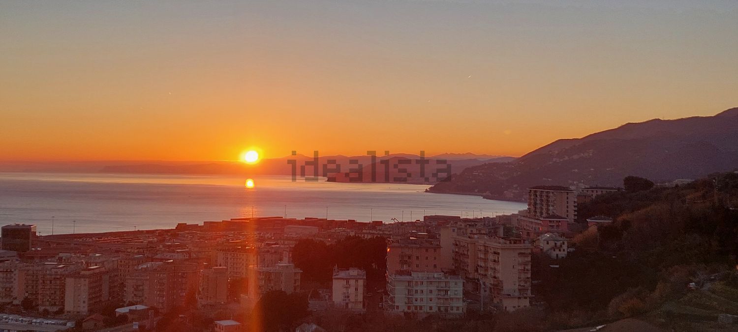 appartamento in vendita a Genova in zona Palmaro / Pra'