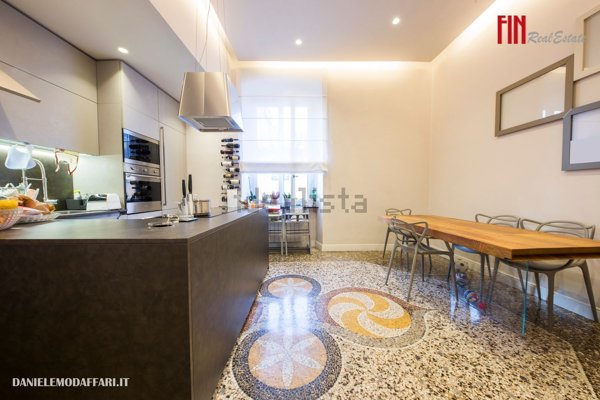 appartamento in vendita a Genova in zona San Vincenzo