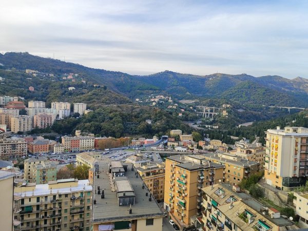 appartamento in vendita a Genova in zona Staglieno