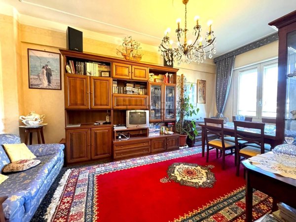 appartamento in vendita a Genova in zona Certosa