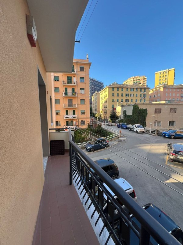 appartamento in vendita a Genova in zona Rivarolo